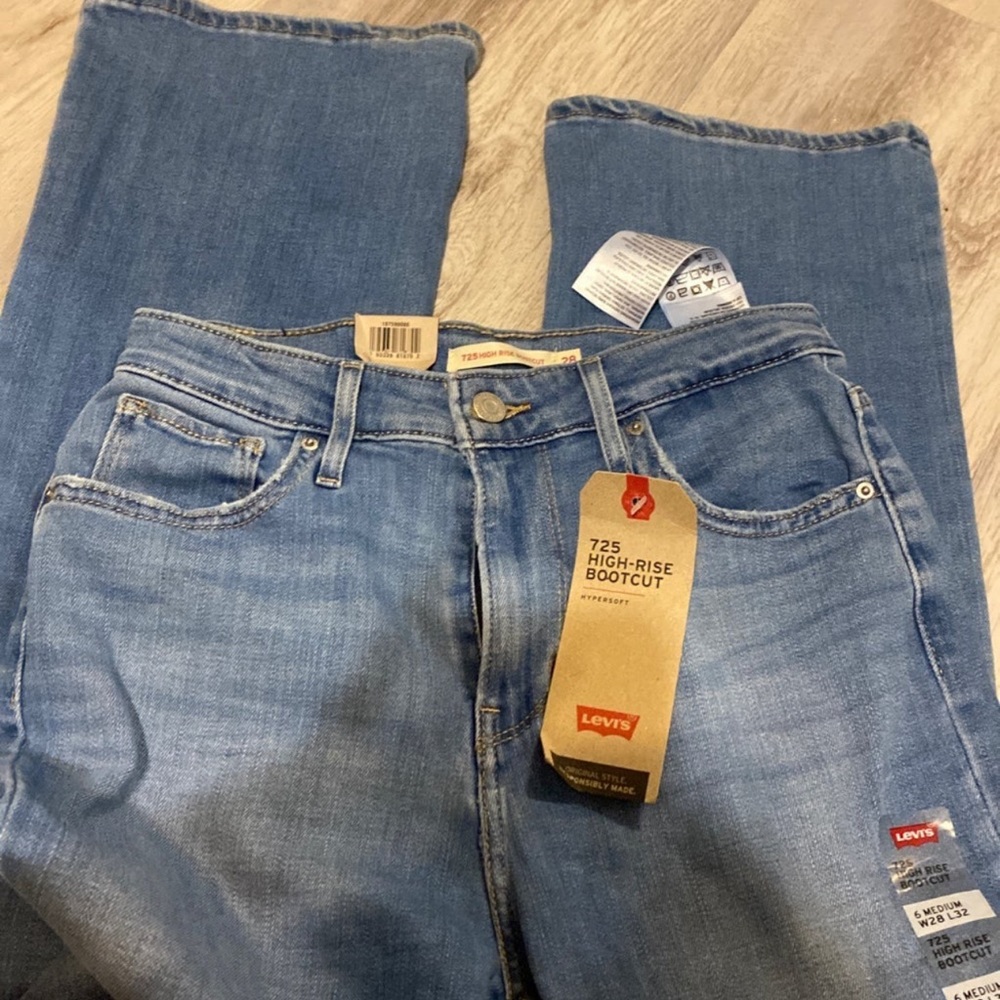 Levi’s 725 28x32